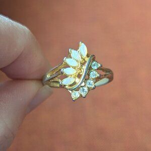 Opal Diamond 12K‎ Gold Plated Ring Leaf Shaped Dainty Prong Set Statement